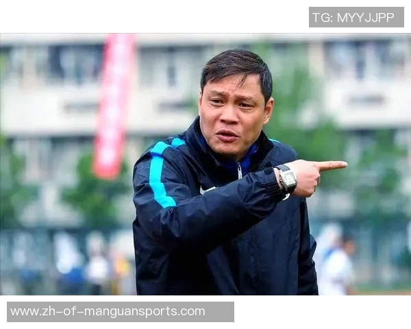 国足球星公开指责国足队长表现低迷 引发舆论热议